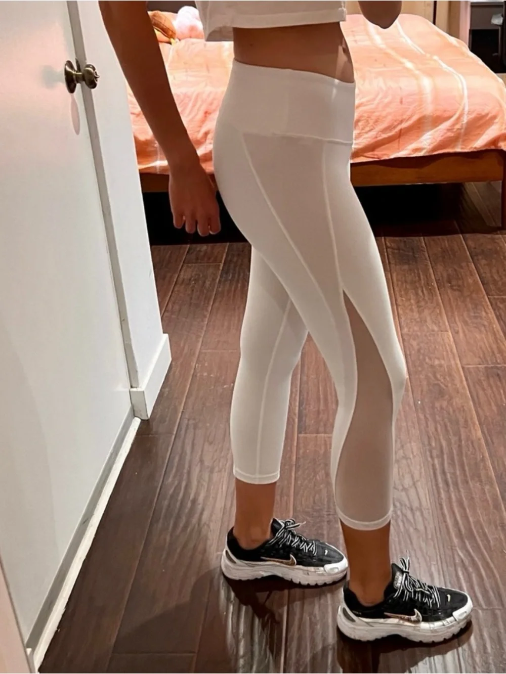 ALO Yoga  White High-Rise Capri Leggings